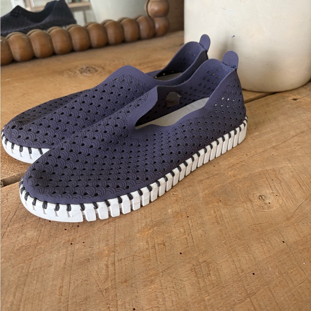 Ilse Jacobsen womens Slip-On Casual Knit Shoe in Navy size 40 (8.5-9)